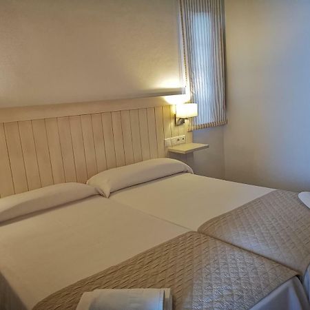 Hostal La Fonda Conil De La Frontera Exteriör bild