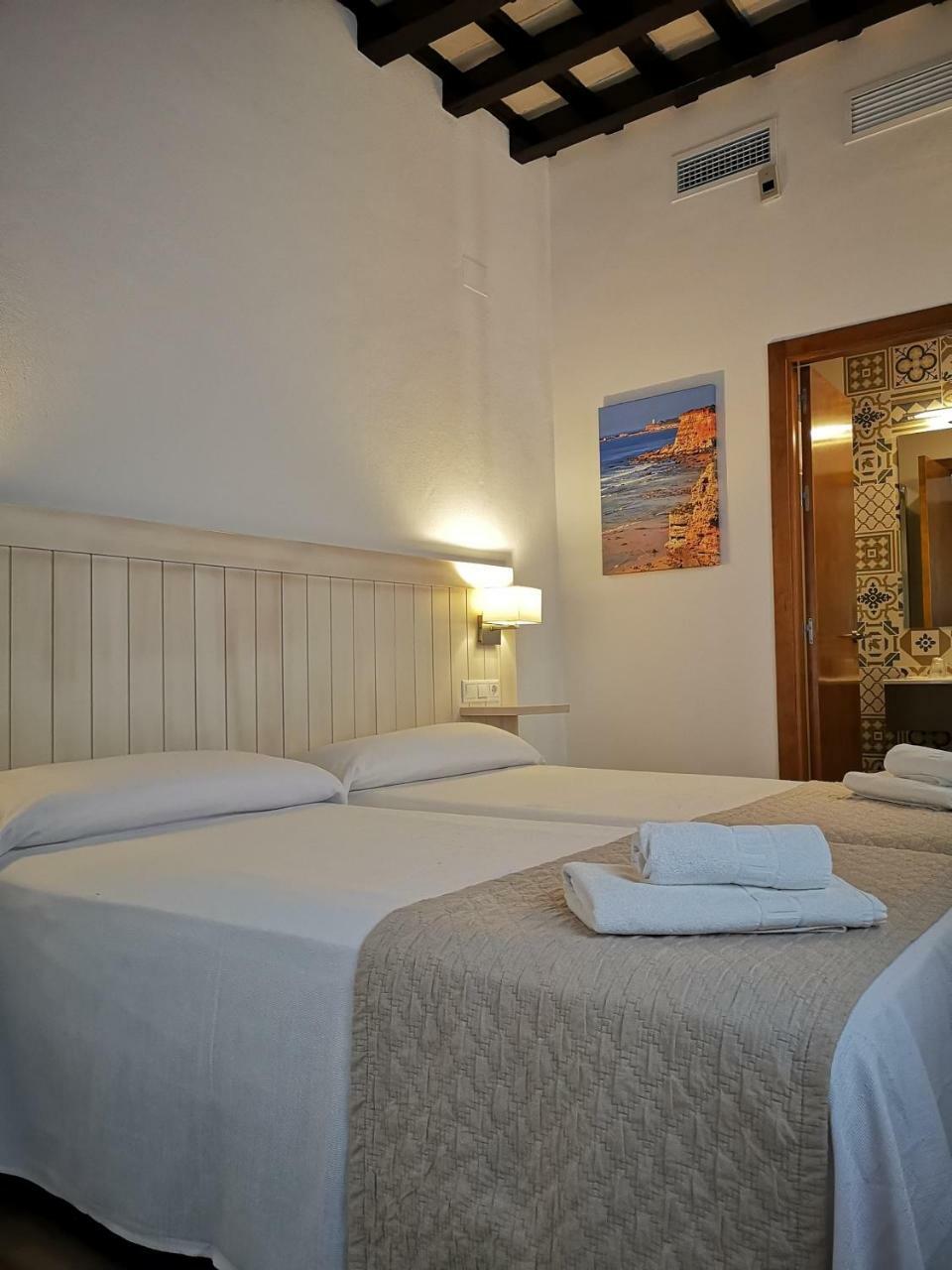 Hostal La Fonda Conil De La Frontera Exteriör bild